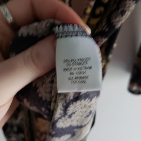 Cute Cold-Shoulder Blouse!! - Picture 5 of 6